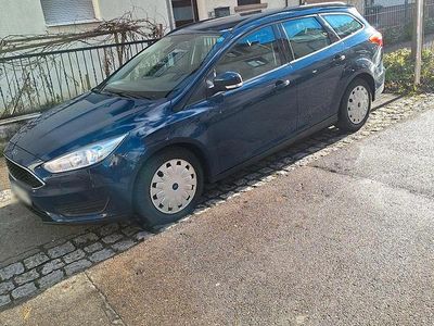 Usata Ford Focus 105 CV (77 kW) 2015 Blu Station wagon