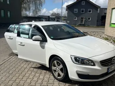 Gebraucht Volvo V60 Momentum 150 PS (110 kW) 2018 Weiß Kombi