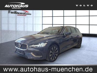 Gebraucht Volvo V60 Plus 455 PS (334 kW) 2023 Denim blue (metallic) Kombi