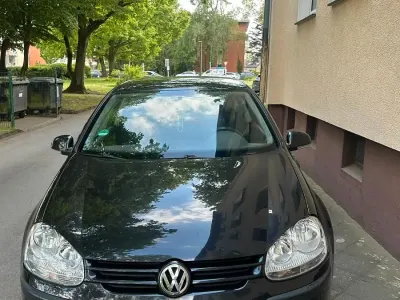 Gebraucht VW Golf V 74 PS (54 kW) 2004 Schwarz Kleinwagen