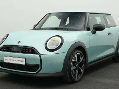 Gebraucht Mini Cooper S Classic 204 PS (150 kW) 2025 Grün Kleinwagen