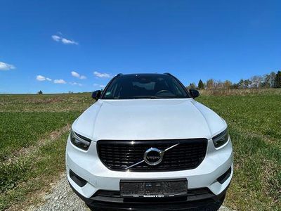 Second-hand Volvo XC40 R-Design 163 CP (119 kW) 2021 Gri SUV