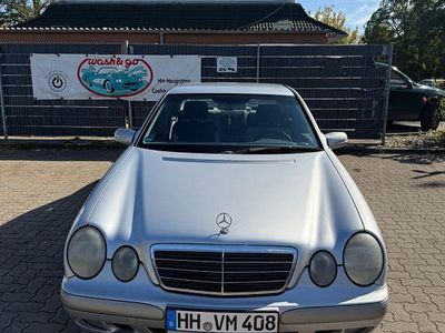 Mercedes E200