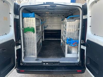 Gebraucht Opel Vivaro 121 PS (88 kW) 2018 Weiß Van / Kleinbus