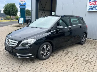 Gebraucht Mercedes B200 156 PS (114 kW) 2014 Schwarz Kleinwagen