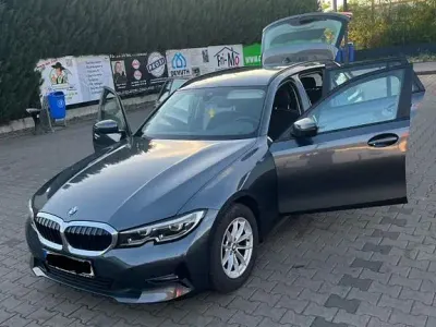 Usata BMW 318 Advantage 150 CV (110 kW) 2020 Grigio Station wagon
