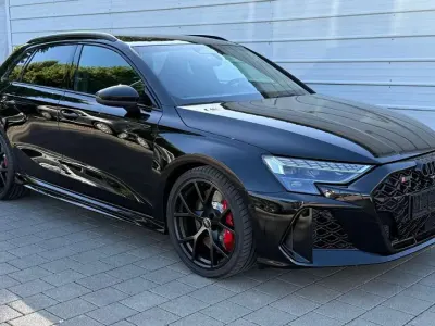 Neu Audi RS3 400 PS (294 kW) 2026 Mythosschwarz metallic Limousine