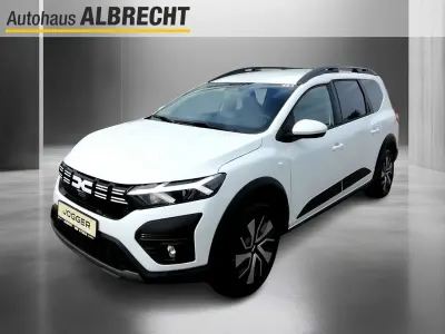 Gebraucht Dacia Jogger Expression 110 PS (80 kW) 2025 Arktisweiß Van / Kleinbus
