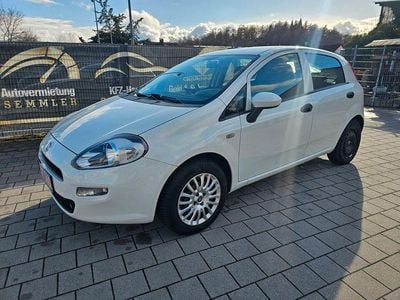 Gebraucht Fiat Punto Basis 69 PS (50 kW) 2017 Weiß Kleinwagen