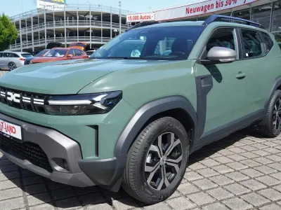 Używany Dacia Duster 131 KM (96 kW) 2025 Srebrny SUV