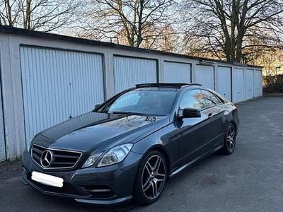 Gebraucht Mercedes E250 AMG line 204 PS (150 kW) 2012 Grau Coupé