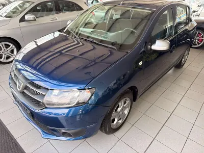 Gebraucht Dacia Sandero Celebration 90 PS (66 kW) 2015 Blau Limousine