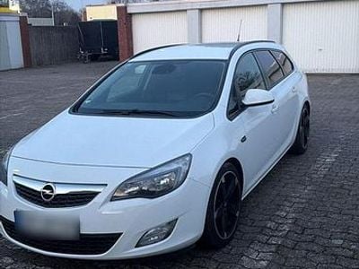 Gebraucht Opel Astra 140 PS (102 kW) 2011 Weiß Kombi