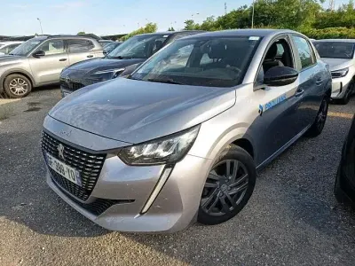 Gebraucht Peugeot 208 Active 102 PS (75 kW) 2022 Silber Kleinwagen