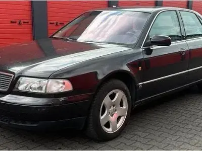 Gebraucht Audi A8 Basis 230 PS (169 kW) 1995 Rot Limousine