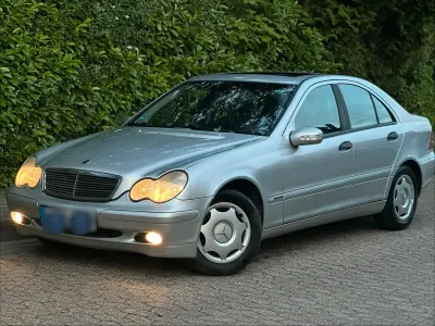 Gebraucht Mercedes C180 129 PS (94 kW) 2001 Grau Limousine