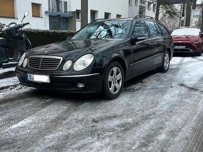Schwarz Gebraucht 2006 Mercedes E280 Avantgarde Kombi | 3.800 € (Fairer Preis)