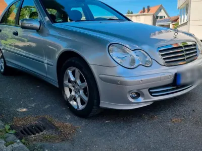 Gebraucht Mercedes C180 143 PS (105 kW) 2006 Silber Limousine
