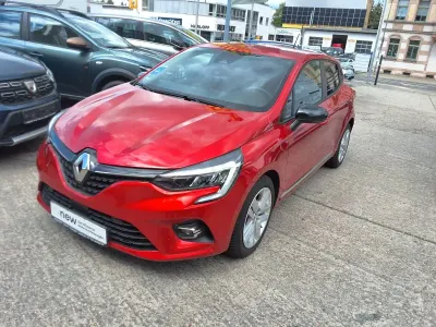 Gebraucht Renault Clio V Business 91 PS (66 kW) 2022 Rot Kleinwagen