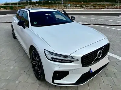 Gebraucht Volvo V60 R-Design 197 PS (144 kW) 2020 Weiß Kombi