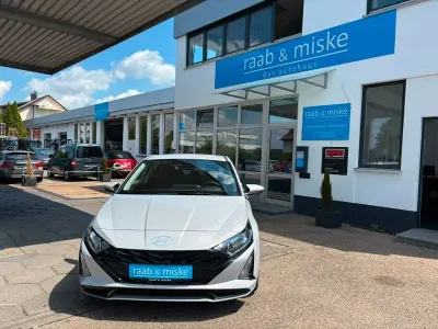 Neu Hyundai i20 Comfort 90 PS (66 kW) 2026 Grau Kleinwagen