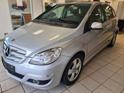 Gebraucht Mercedes B200 140 PS (102 kW) 2009 Silber Van / Kleinbus