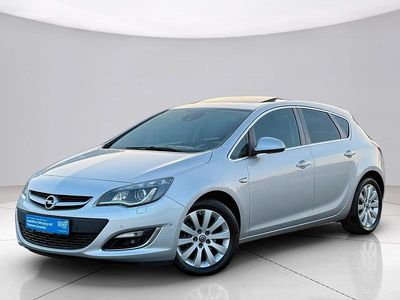 Gebraucht Opel Astra Exklusiv 131 PS (96 kW) 2014 Silber Limousine