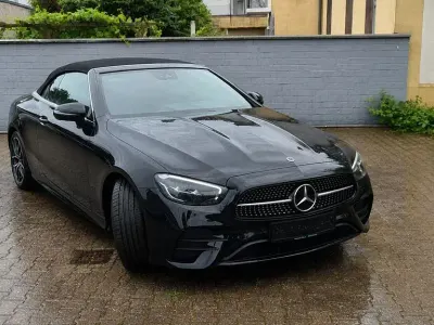 Gebraucht Mercedes E200 197 PS (144 kW) 2023 Schwarz Cabrio