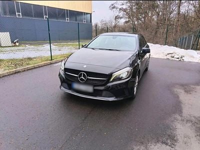Schwarz Gebraucht 2016 Mercedes A160 Kleinwagen | 11.000 €