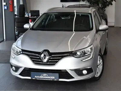 Używany Renault Mégane 116 KM (85 kW) 2019 Srebrny Sedan/Limuzyna