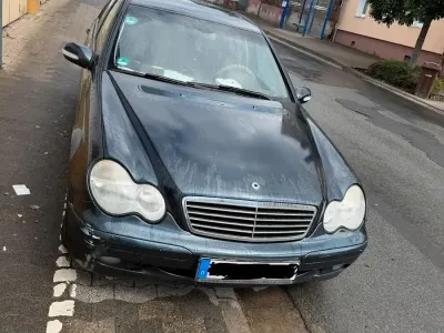 Gebraucht Mercedes C200 122 PS (89 kW) 2004 Blau Limousine