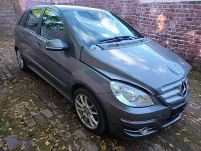 Mercedes B180