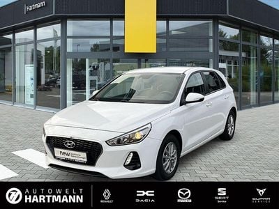 Weiß Gebraucht 2017 Hyundai i30 Select Limousine | 10.990 € (Fairer Preis)