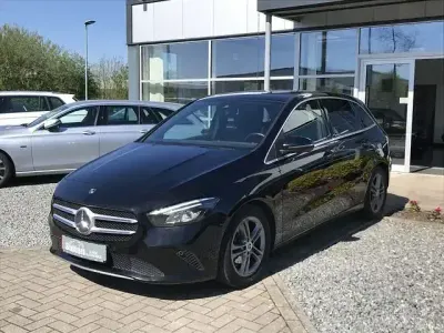 Gebraucht Mercedes B180 Progressive 116 PS (85 kW) 2020 Schwarz Van / Kleinbus