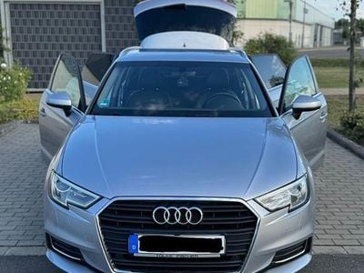 Usata Audi A3 Design 116 CV (85 kW) 2019 Argento Berlina