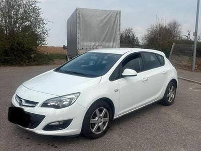Gebraucht Opel Astra 102 PS (75 kW) 2014 Weiß Kleinwagen