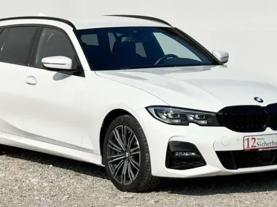 Gebraucht BMW 330e M Sport 292 PS (214 kW) 2020 Alpinweiss iii Kombi