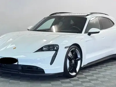 Usata Porsche Taycan Sport Turismo 419 kW (571 CV) 2024 Bianco Station wagon