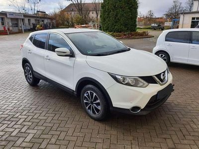 Second-hand Nissan Qashqai N-Vision 116 CP (85 kW) 2016 SUV