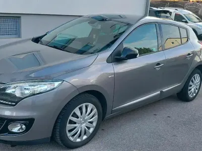 Gebraucht Renault Mégane Bose Edition 116 PS (85 kW) 2013 Grau Limousine