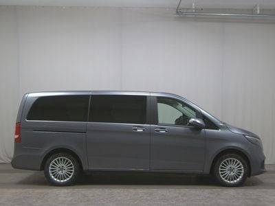 Mercedes V220