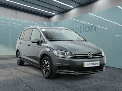 Grau Gebraucht 2023 VW Touran Highline Van / Kleinbus | 36.249 € (Etwas zu teuer)