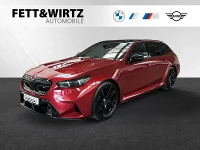 Używany BMW M5 Performance 727 KM (534 kW) 2024 Czerwony Kombi