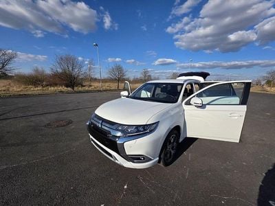Gebraucht Mitsubishi Outlander P-HEV Edition 224 PS (164 kW) 2019 Weiß SUV