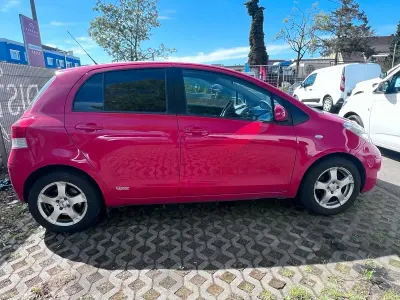 Gebraucht Toyota Yaris 100 PS (73 kW) 2009 Rot Kleinwagen