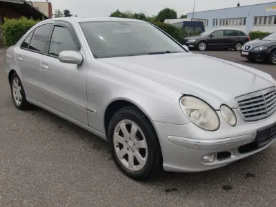 Gebraucht Mercedes E240 Elegance 177 PS (130 kW) 2002 Grau Limousine