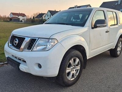 Gebraucht Nissan Pathfinder XE 190 PS (139 kW) 2011 Weiß SUV