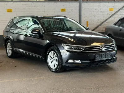 Gebraucht VW Passat 150 PS (110 kW) 2019 Grau Kombi
