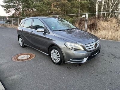 Gebraucht Mercedes B180 109 PS (80 kW) 2014 Van / Kleinbus