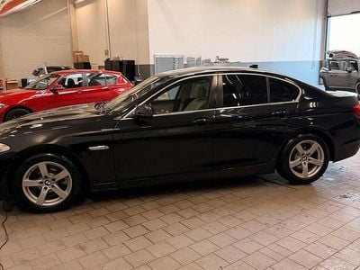 Second-hand BMW 523 204 CP (150 kW) 2010 Negru Berlinǎ